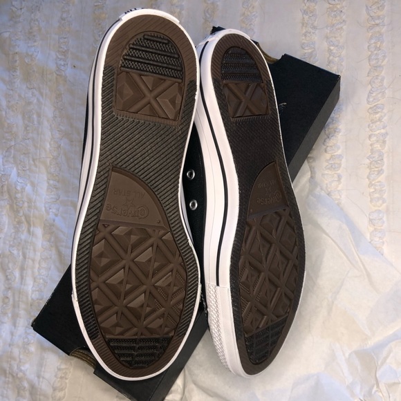 Hello Kitty Converse - Picture 4 of 5